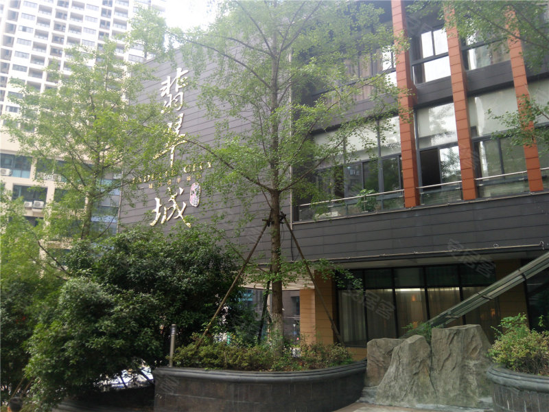 瀘州翡翠城最新動態(tài)，科技引領(lǐng)未來，重塑城市生活新篇章
