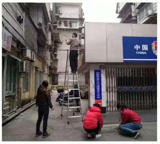 久久熱最新精品視頻，小巷深處的特色小店探秘之旅